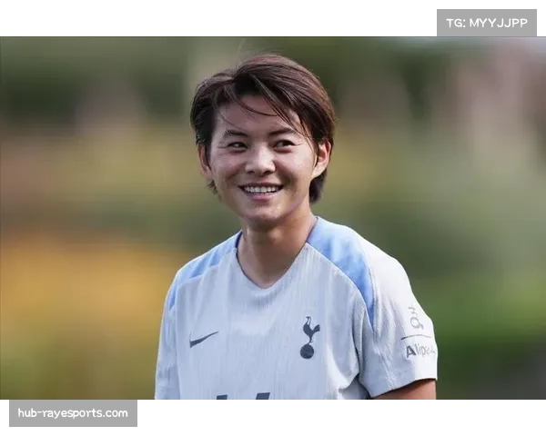 王霜蝉联亚冠冠军,夺亚洲足球小姐憾失,仍无惧风云难掩辉煌。